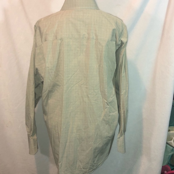 Men’s Kenneth Cole Dress Shirt. - Picture 2 of 3